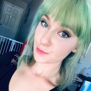 Meet your Posher, Elissa